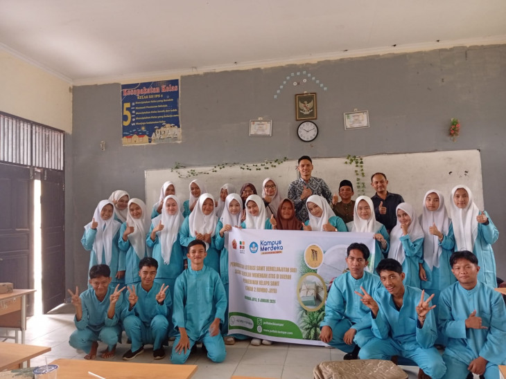 2c1b02a9dc5fa9126a7422c267652a179e6f94fe4da6d8856a99dd4a97aaa2b3.0