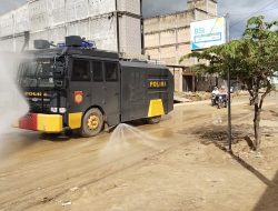 Water Cannon Disemprotkan di Jalan Lintas Aceh Selatan, Polri Minimalisir Debu Pasca Banjir