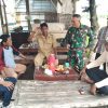 Wujudkan Wilayah Aman dan Kondusif, Babinsa Komsos Bersama Perangkat Desa dan Tokoh Masyarakat