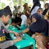 Polri Hadir Menyentuh dari Pintu ke Pintu: Layanan Kesehatan dan Home Visit Ringankan Derita Warga Terdampak Banjir Aceh Tamiang