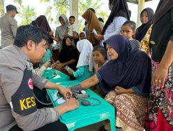 Polri Hadir Menyentuh dari Pintu ke Pintu: Layanan Kesehatan dan Home Visit Ringankan Derita Warga Terdampak Banjir Aceh Tamiang
