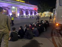 Patroli Cepat Team Jogoboyo Polrestabes Surabaya Amankan 18 Pemuda Diduga Terlibat Bentrok Silat di Kedungdoro