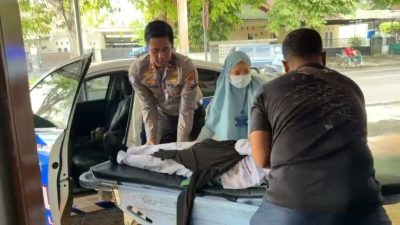 Aksi Humanis Kasat Lantas Polresta Banyuwangi Selamatkan Korban Laka Tunggal