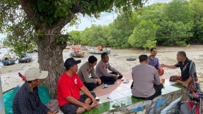 Satpolairud Polres Gresik Imbau Nelayan Utamakan Keselamatan Waspadai Cuaca Ekstrem