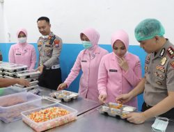 Kapolres Nganjuk Bersama Ketua Bhayangkari Cek SPPG, Pastikan Standar MBG Sesuai SOP