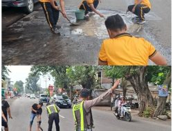 Operasi Keselamatan Semeru 2026 Polresta Sidoarjo Tambal Jalan Berlubang