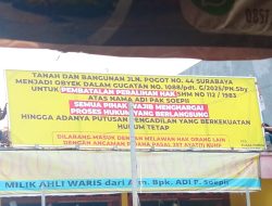 Kasus Dugaan Praktik Mafia Tanah, Pemasangan Banner Diduga Dilakukan Tanpa Izin Oleh Seorang Terduga Penyerobot Rumah