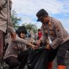 Polres Lumajang Gelar Aksi Bersih – bersih Wujudkan Pantai Watu Pecak Asri