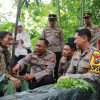 Polri Peduli : Polres Jember Evakuasi Kakek Tuna Wisma dari Hutan Jubung