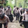 Gerakan Indonesia ASRI : Polres Magetan Gelar Korve di Jalur Pendakian Gunung Lawu