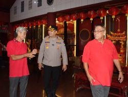 Pastikan Imlek Kondusif, Kapolres Gresik Tinjau Pengamanan di Klenteng Kim Hin Kiong