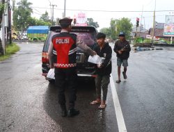Patroli Takjil Polres Nganjuk, Tebar Kepedulian di Tengah Padatnya Arus Jelang Berbuka
