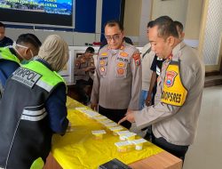 Tegas dan Bersih! Puluhan Personel Polres Nganjuk Jalani Tes Urin Mendadak, Pastikan Bebas Narkoba