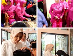 Jelang Operasi Ketupat, Polsek Pakal Hadirkan Pengajian dan Dapur Berkah Ramadan Bersama Warga