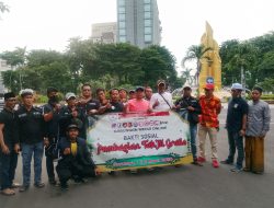 Sinergi Media di Bawah Naungan PT Umar Hayat Gelar Aksi Sosial Bagi Takjil dan Buka Bersama di Surabaya