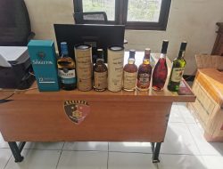 Polrestabes Surabaya Amankan Ratusan Liter Miras Ilegal di Lakarsantri*