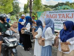 Bisma Madiun Gelar Aksi Sosial Bagi-Bagi Takjil