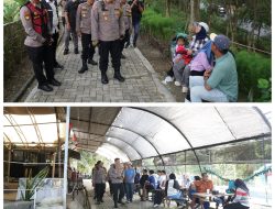 Komitmen Polres Mojokerto Kota Wujudkan Libur Lebaran Aman dan Nyaman bagi Masyarakat    WMC|| KOTA MOJOKERTO – Libur lebaran 2026, Kapolres Mojokerto Kota AKBP Herdiawan Arifianto bersama PJU Polres Mojokerto Kota melaksanakan patroli ke beberapa tempat yang dijadikan tujuan wisata Pemudik ataupun masyarakat, Senin (23/03/26).  Patroli objek wisata Bukit Kayoe Putih menjadi sasaran yang penting disaat libur lebaran guna menjaga keamanan dan keselamatan warga masyarakat, terutama yang sedang berwisata.  Selain untuk antisipasi tindak kriminal kehadiran petugas juga menghimbau kepada warga agar hati-hati dan waspada saat berkunjung ke tempat wisata.   “Kami imbau warga untuk hati hati, awasi anak anak jika mengajak bermain ataupun berenang di kolam renang, ” ujar AKBP Herdiawan.  Ia juga meminta kepada pengelola wisata agar selalu mengutamakan keselamatan para pengunjung ketika situasi rama  Saat berada di Bukit Kayoe Putih, AKBP Herdiawan berpatroli jalan kaki sembari menyapa masyarakat yang tengah berlibur.   Melalui kegiatan ini, ia berharap dapat memperkuat komunikasi antara kepolisian dan masyarakat dalam menjaga keamanan dan ketertiban yang kondusif.  “Patroli ini kami gelar bukan hanya untuk memantau situasi, tetapi juga menjalin komunikasi dengan masyarakat,” kata AKBP Herdiawan.  Dengan kehadiran Polisi di tengah masyarakat yang menikmati liburan ini diharapkan masyarakat dapat menikmati liburan lebaran dengan aman dan nyaman. (red/tim )