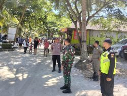 TNI-Polri Intensifkan Patroli Keamanan Wisatawan di Pantai Karanggongso Saat Libur Lebaran