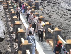 Sapa Pengunjung di Gunung Bromo Kapolres Probolinggo Pastikan Keamanan Wisatawan
