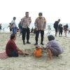 Kapolres Gresik Tinjau Pantai Dalegan Pastikan Keamanan Wisatawan