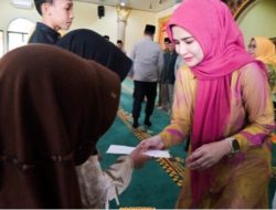 Bupati Pesawaran Nanda Indira Hadiri Pengajian Akbar Al-Hidayah Pesawaran