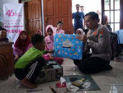 Hari Jadi YKB ke-46, Kapolres Bojonegoro Beri Hadiah Laptop Bocah Jago Perbaiki Elektronik