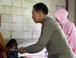 Polri Untuk Masyarakat : Kapolres Bojonegoro Beri Bantuan Anak Difabel