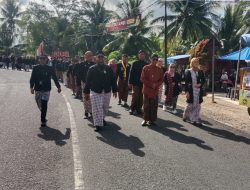 TNI-Polri Kawal Tradisi Longkangan Teluk Sumbreng ke-177 di Trenggalek