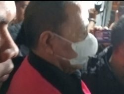 Dipriksa Kejati Lampung Selama Dua Belas Jam, Eks Gubernur Arinal Djunaidi Keluar Kenakan Baju Tahanan