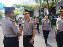 Dedikasi Tanpa Henti! Polrestabes Surabaya Beri Penghargaan Kenaikan Pangkat Pengabdian kepada Perwira Berprestasi
