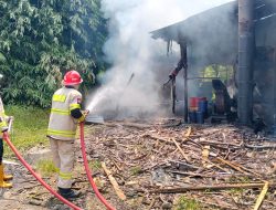 Sebuah Pabrek Kayu Di Grabag Magelang Hangus Terbakar Tanpa Sisa.