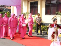 Ketua Bhayangkari Jatim Tinjau UMKM dan Serahkan Tali Asih di Polres Pasuruan