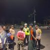 Patroli Dialogis Polres Pelabuhan Tanjungperak Imbau Warga di Pesisir Surabaya Antisipasi Banjir Rob