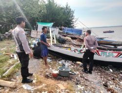 Polsek Kenjeran Perketat Patroli Pesisir Kenjeran, Warga Diminta Waspadai Cuaca Ekstrem dan Banjir Rob