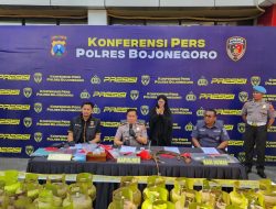 Polres Bojonegoro Amankan Tersangka Pengoplos LPG Subsidi 3 Kg dan Ratusan Tabung Gas