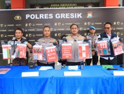 Polres Gresik Bongkar Jaringan Narkoba Amankan 2 Tersangka Pengedar dan 209 Gram Sabu