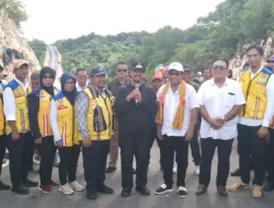 Ridwan Bae Launching Jalan Rp25 Miliar di Buton Tengah, Publik Soroti Relasi Politik dan Proyek Infrastruktur