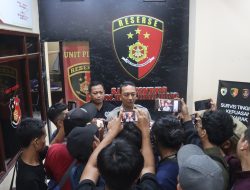Polres Lumajang Amankan Tersangka Penadah Sapi Curian dan Senpi Rakitan