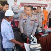 Kapolres Pasuruan Kembalikan Motor Curian kepada Korban, Tangis Haru Warnai Penyerahan Motor
