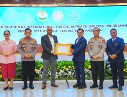 Terima Sertifikat IBDP SMA KTB, Kapolri: Cetak Generasi Muda untuk Wujudkan Indonesia Emas 2045