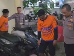 Polsek Kenjeran Amankan Dua Pencuri HP Modus Tagih Utang di Kos Kalilom”.