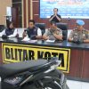 Polres Blitar Kota Amankan Tiga Tersangka Perampasan Modus Jebak Korban Lewat Aplikasi Kencan