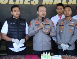 Polres Malang Amankan Dua Pemuda Bawa Sajam Saat Penyekatan Malam 1 Suro
