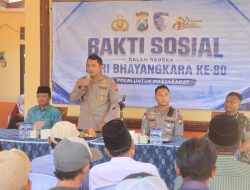 Hari Bhayangkara ke -80, Polres Probolinggo Salurkan Bantuan Alat Pertanian dan Droping 10 Ribu Liter Air Bersih di Banyuanyar