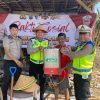 Sambut Hari Bhayangkara ke-80, Polres Pelabuhan Tanjung Perak Serahkan Bantuan Alat Pertanian ke Petani Tambak Wedi