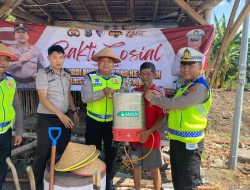 Sambut Hari Bhayangkara ke-80, Polres Pelabuhan Tanjung Perak Serahkan Bantuan Alat Pertanian ke Petani Tambak Wedi