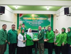 Terima SK DPP, Hj. Jasnita Tarmizi Resmi Pimpin DPC PPP Kampar Periode 2026–2031