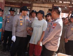 Sambut Hari Bhayangkara ke-80, Polres Lamongan Bedah Rumah Warga Tak Layak Huni dan Salurkan Bansos