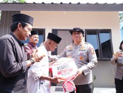 Sambut Hari Bhayangkara ke-80, Polri Bedah 80 Rumah Layak Huni, Bapak Usin (85) Kini Miliki Rumah Baru Berpanel Surya